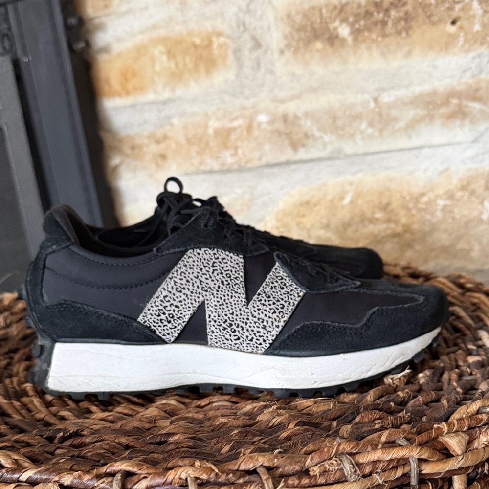 New Balance 327 Black Sneakers tennis shoes leopard cheetah print women’s sz 7.5